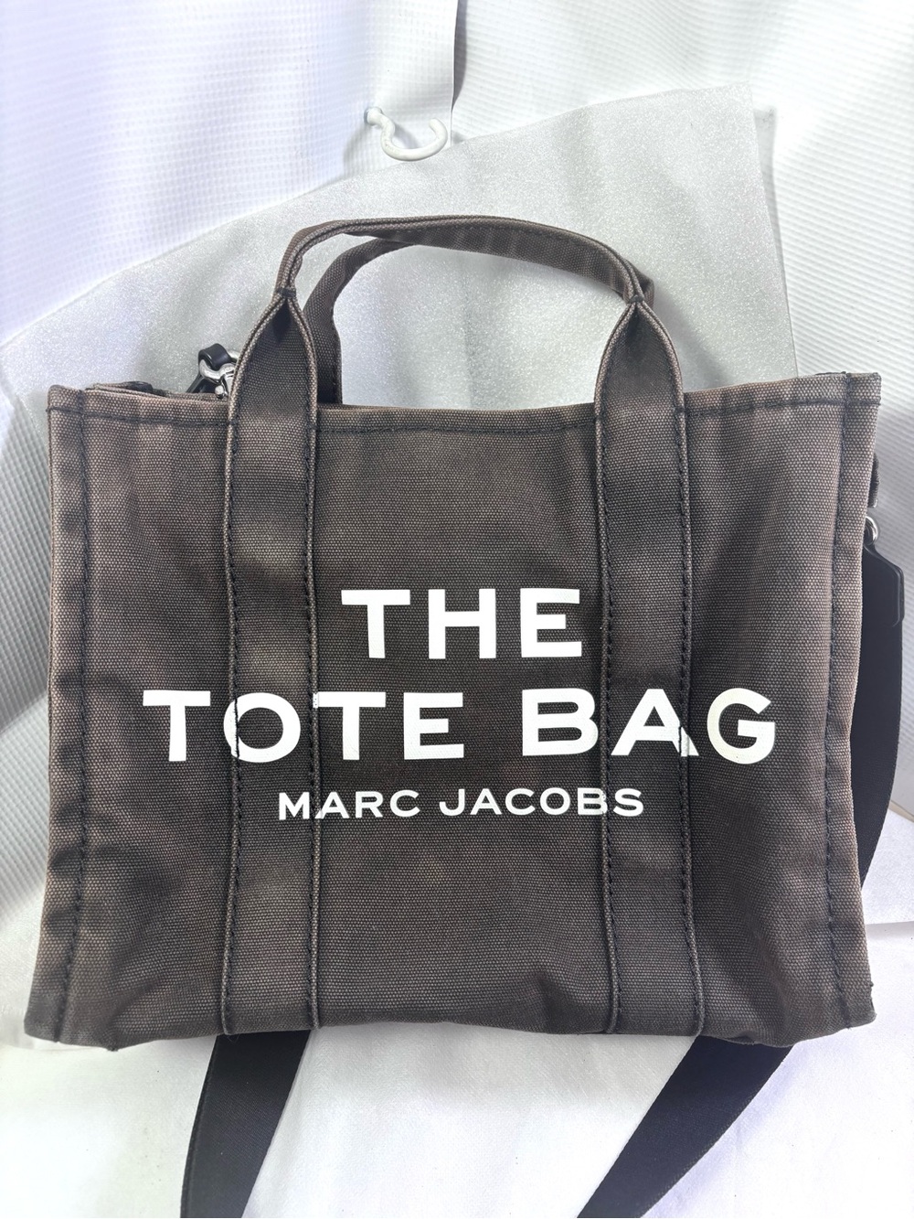 Marc Jacobs The MD Tote Bag. Black.